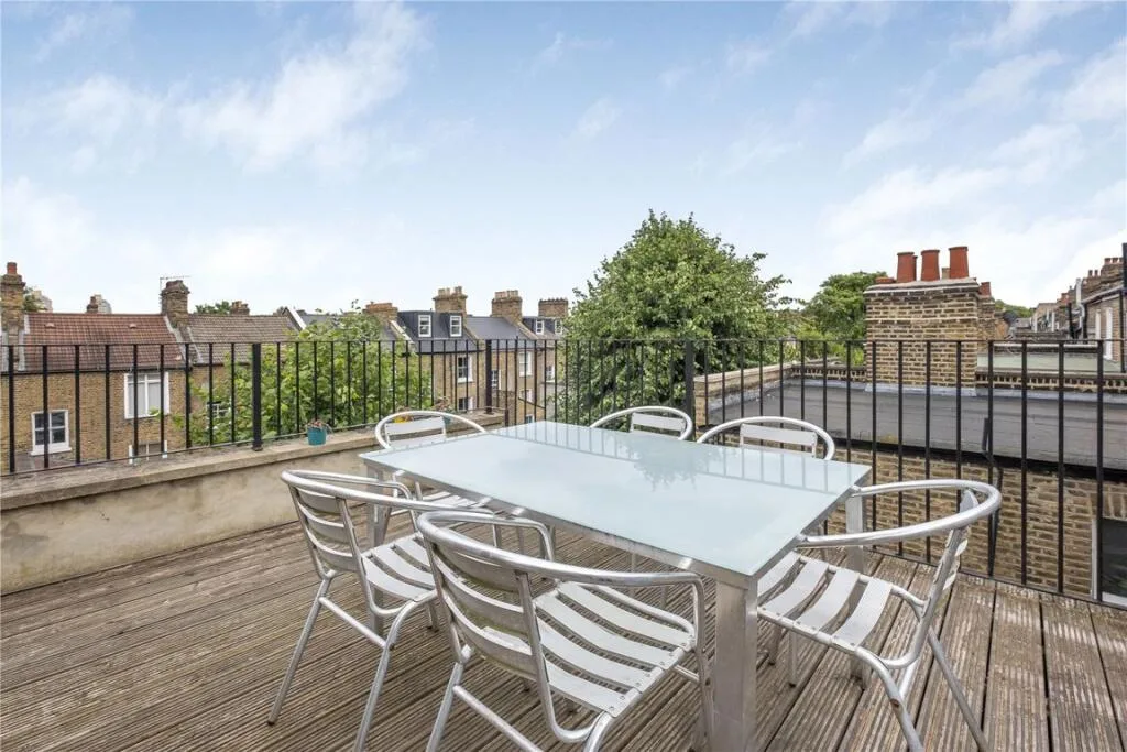 3 bedroom flat for rent