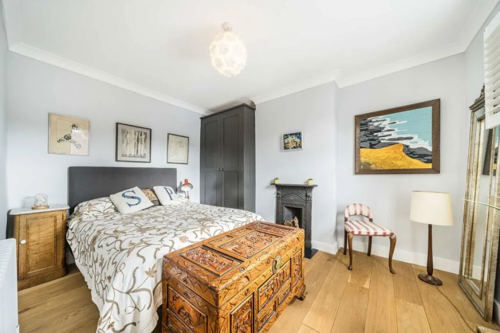 3 bedroom end of terrace house for rent