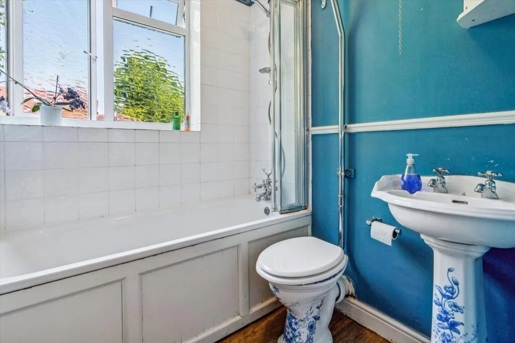 2 bedroom detached house for rent