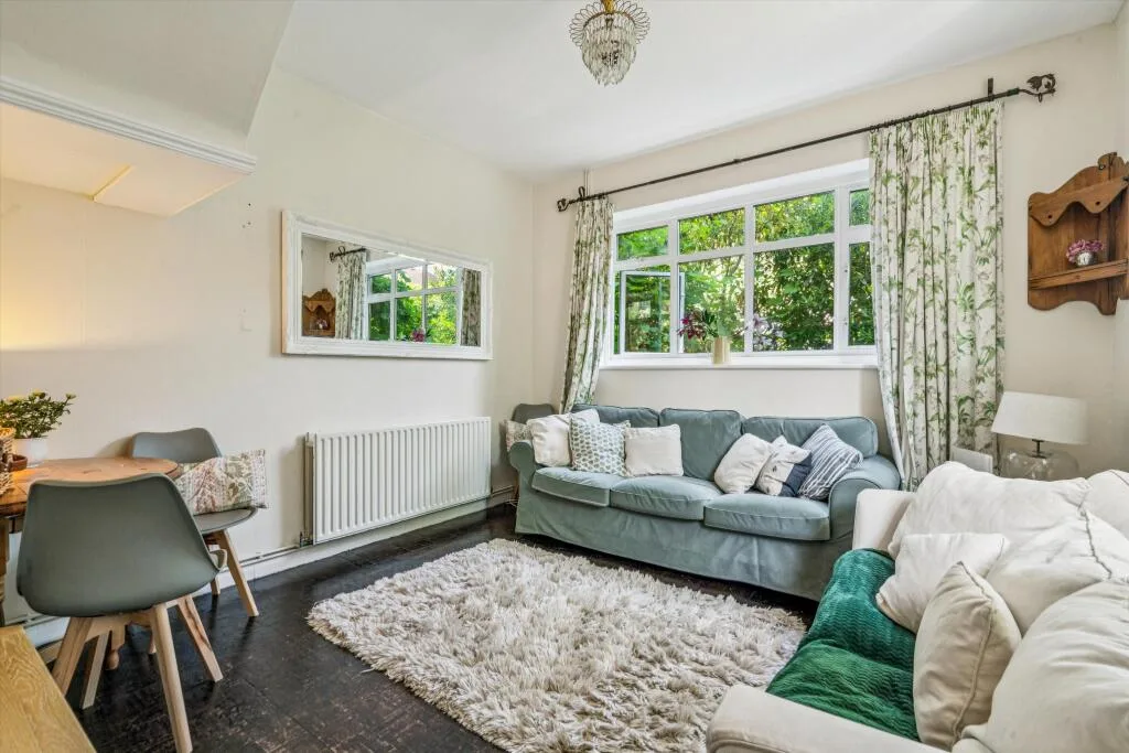 2 bedroom detached house for rent