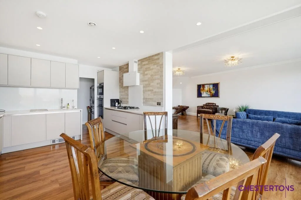 3 bedroom flat for rent