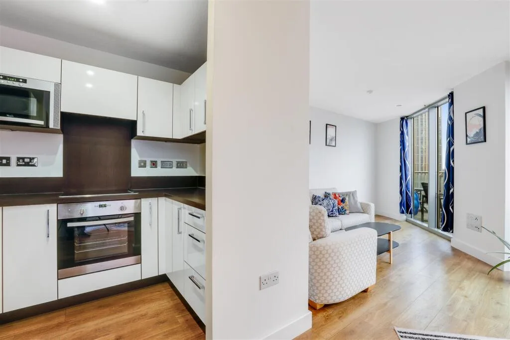 2 bedroom penthouse for rent