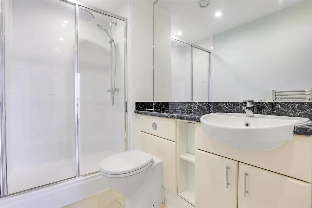 2 bedroom penthouse for rent