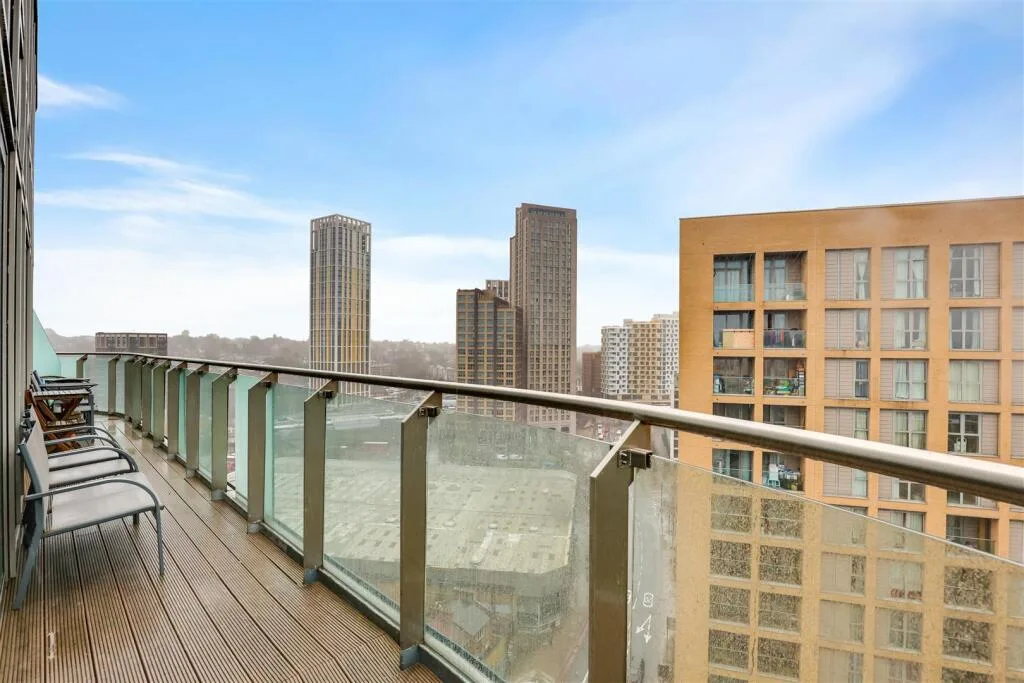 2 bedroom penthouse for rent