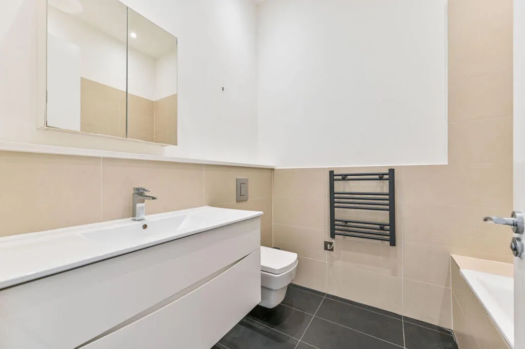 4 bedroom flat for rent