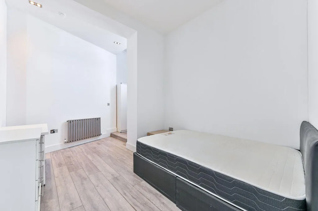 4 bedroom flat for rent