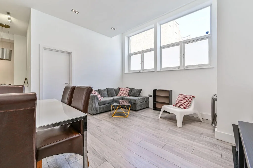 4 bedroom flat for rent