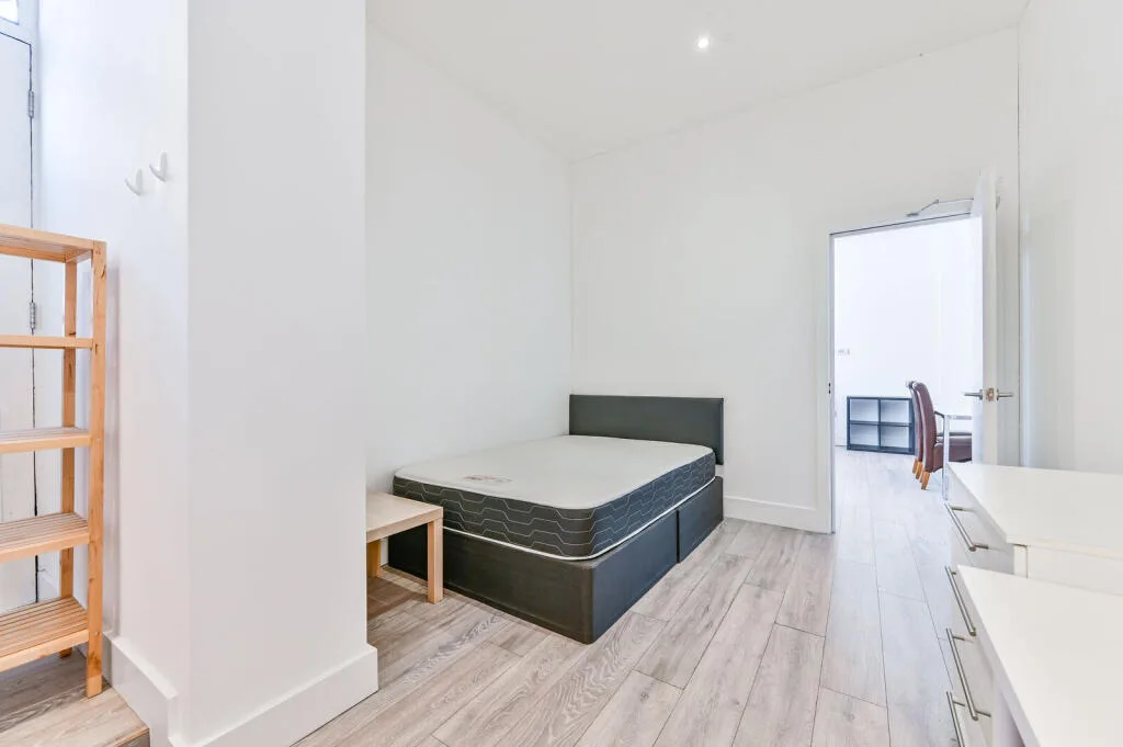 4 bedroom flat for rent