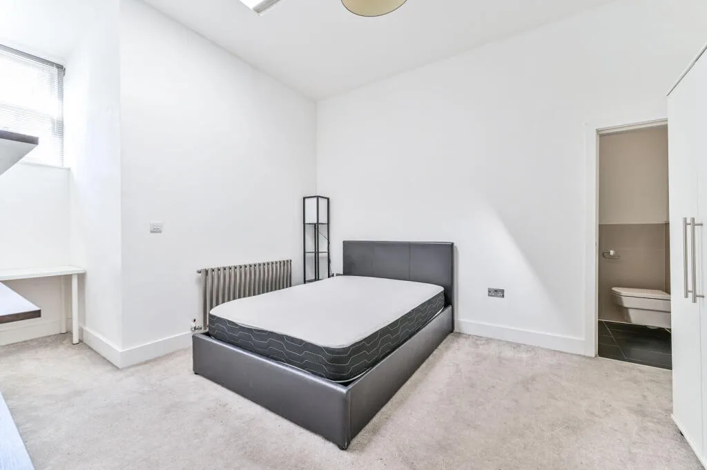 4 bedroom flat for rent