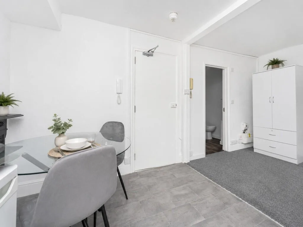 Studio flat for rent