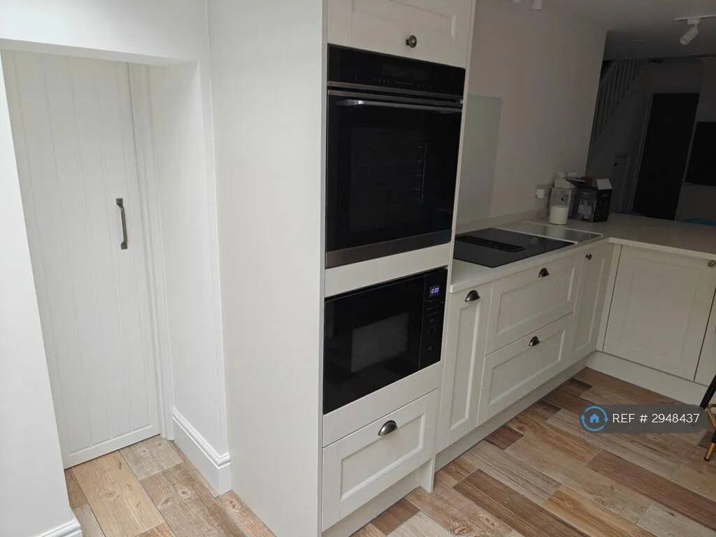 3 bedroom maisonette for rent