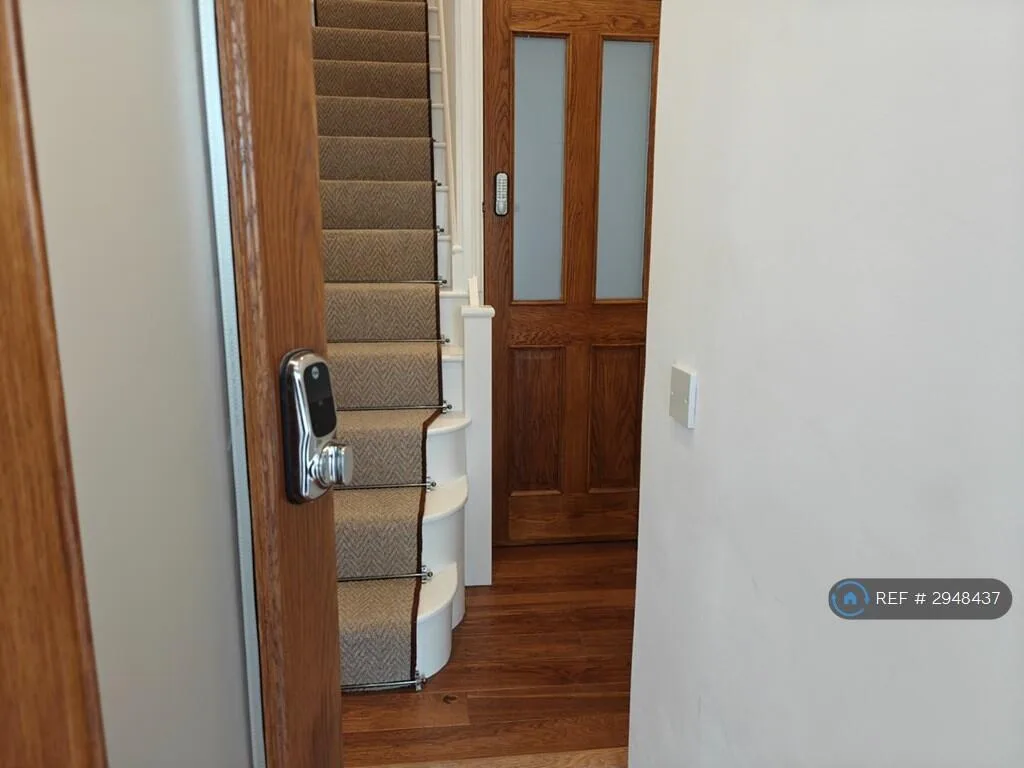 3 bedroom maisonette for rent