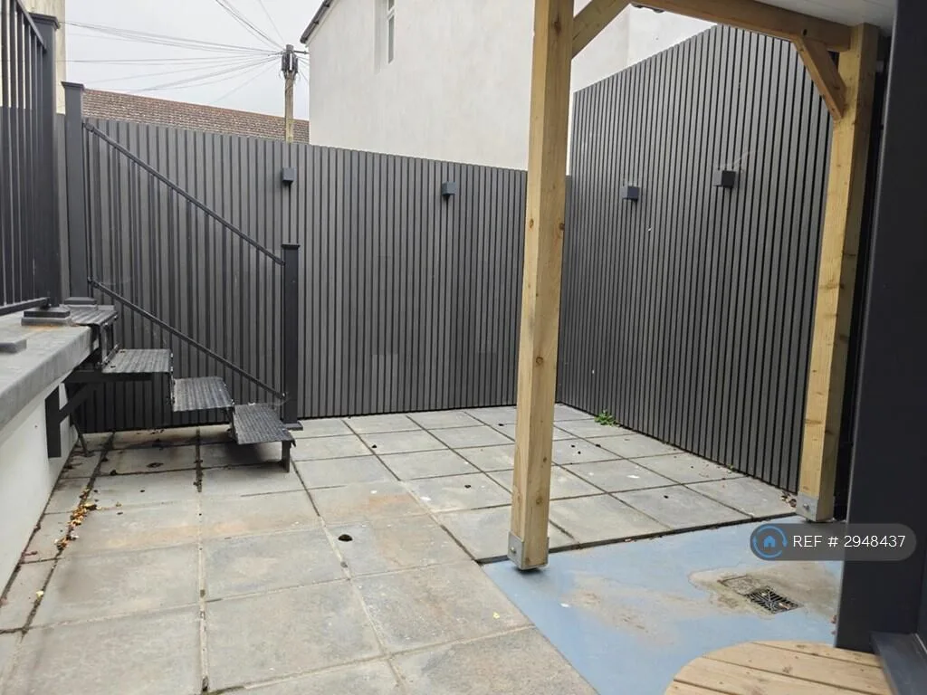 3 bedroom maisonette for rent
