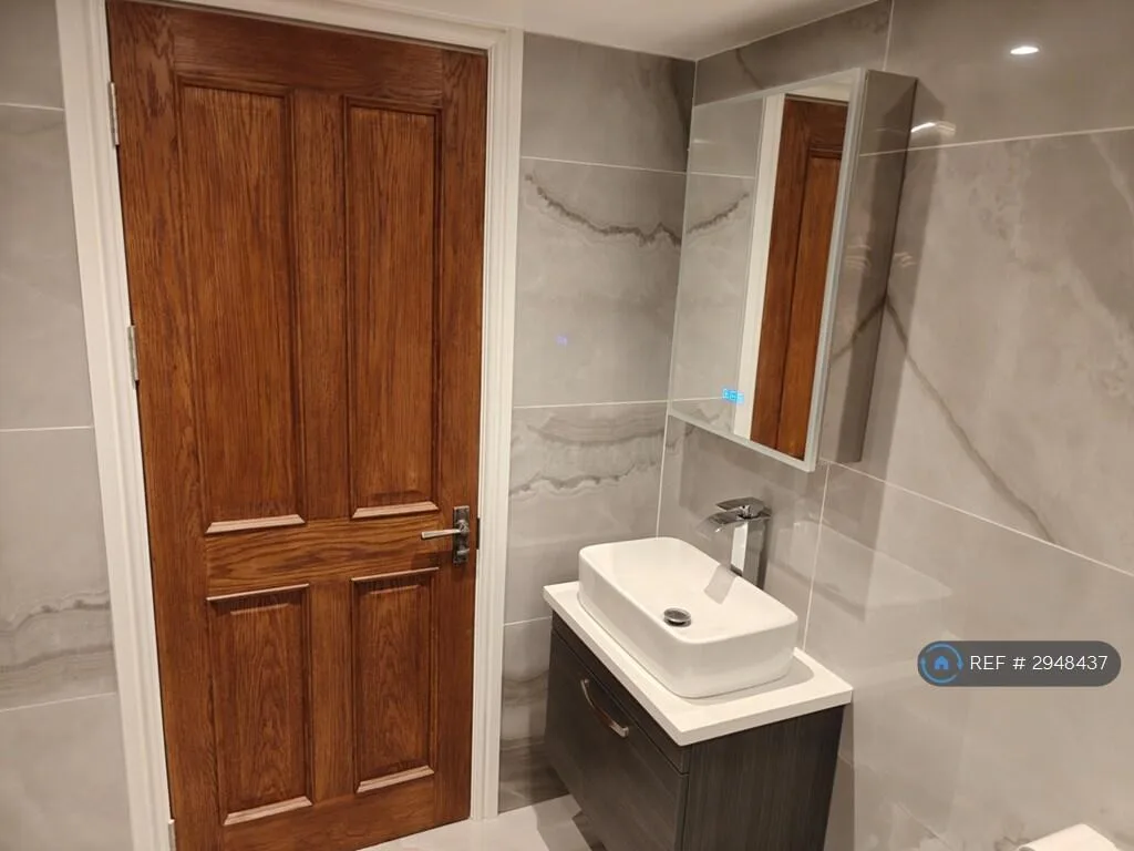 3 bedroom maisonette for rent