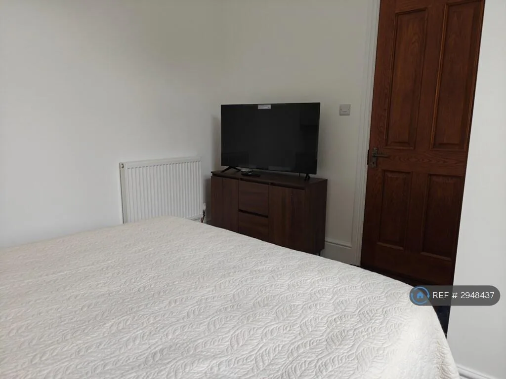 3 bedroom maisonette for rent