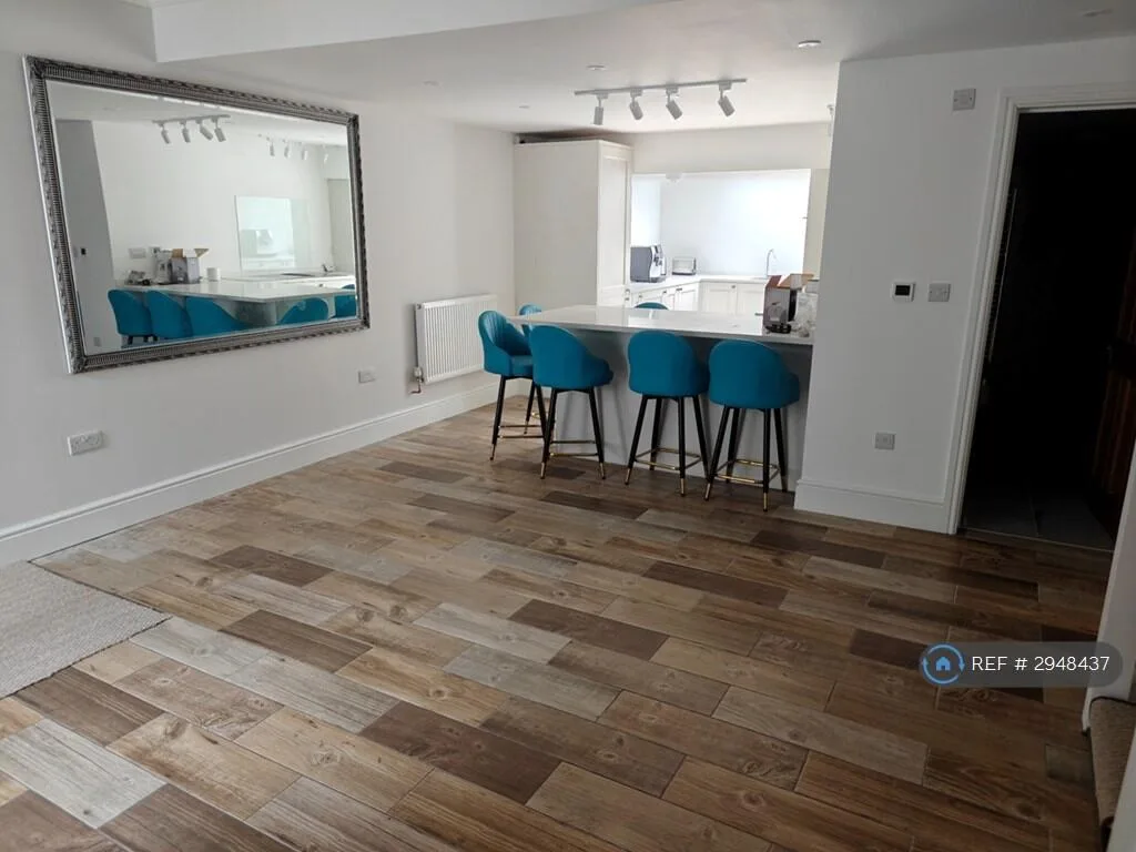 3 bedroom maisonette for rent