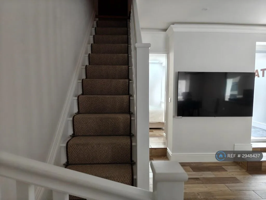 3 bedroom maisonette for rent