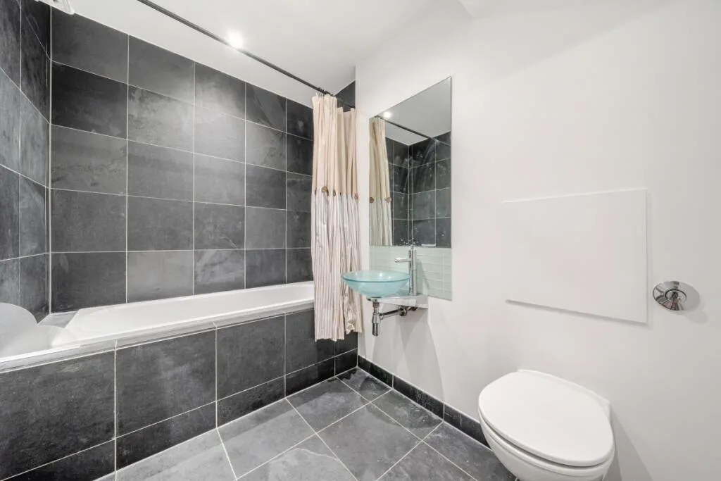 2 bedroom mews property for rent