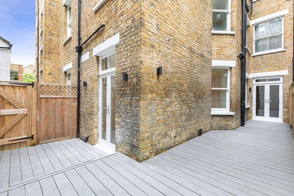 2 bedroom ground floor flat for rent