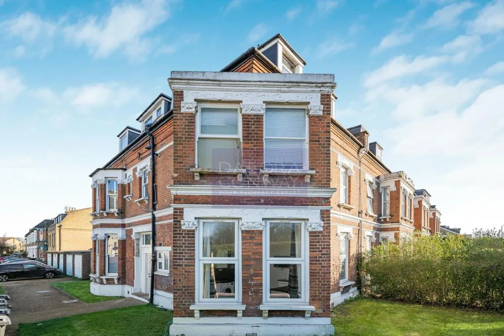 2 bedroom ground floor flat for rent