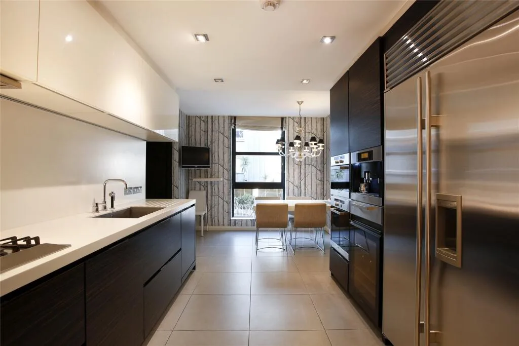 4 bedroom flat for rent