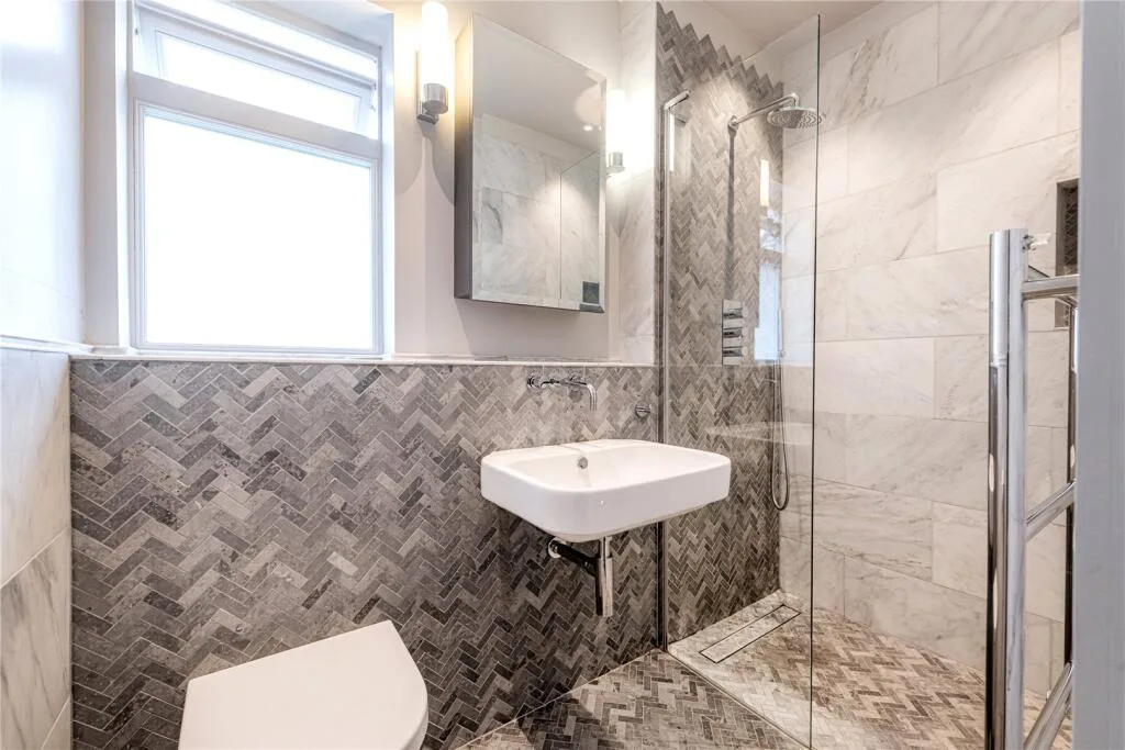 2 bedroom maisonette for rent