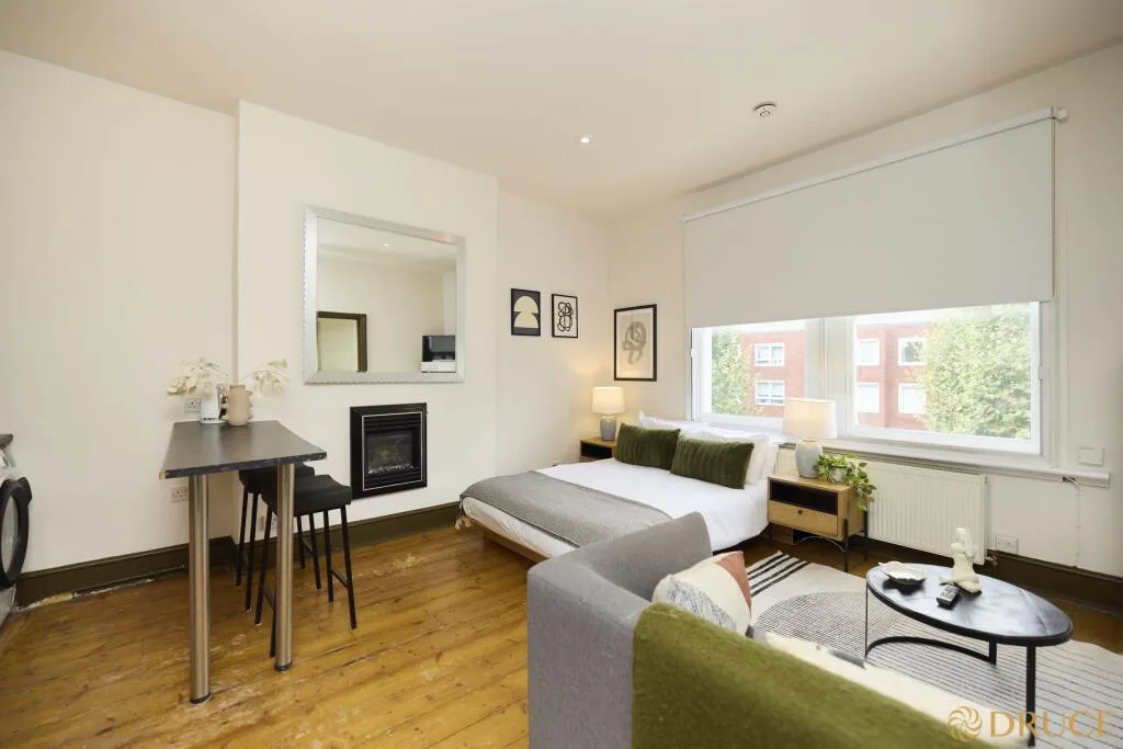 Studio flat for rent