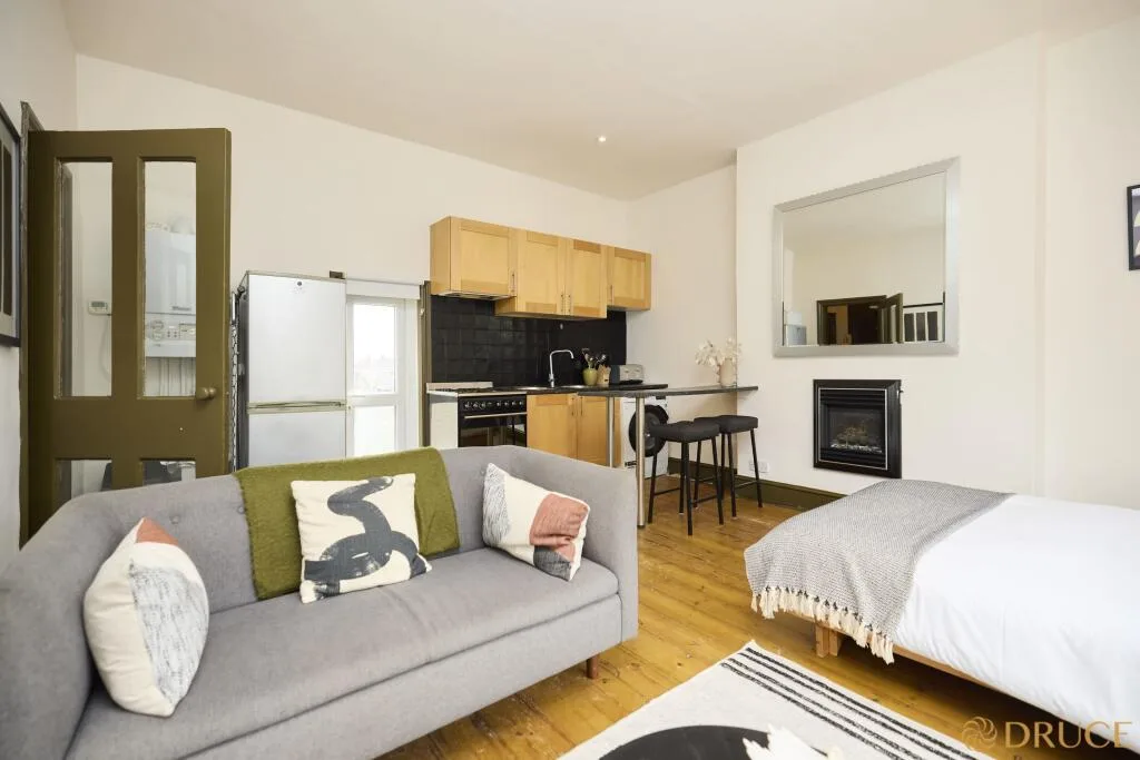 Studio flat for rent