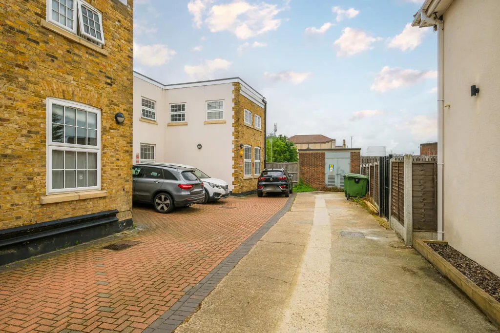 1 bedroom ground floor flat for rent