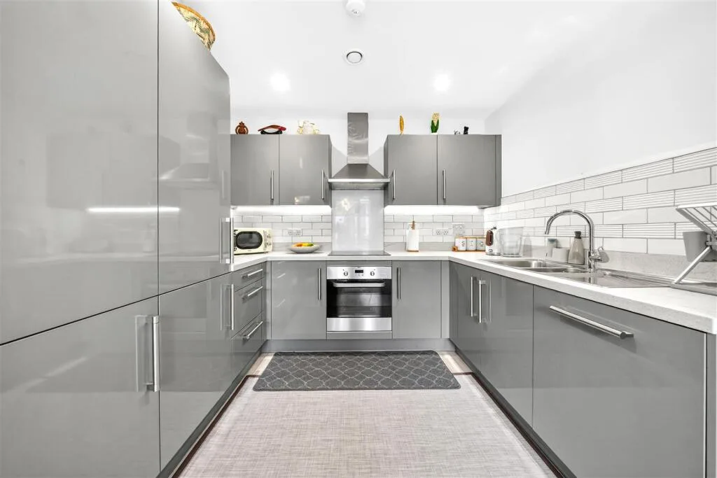 3 bedroom maisonette for rent
