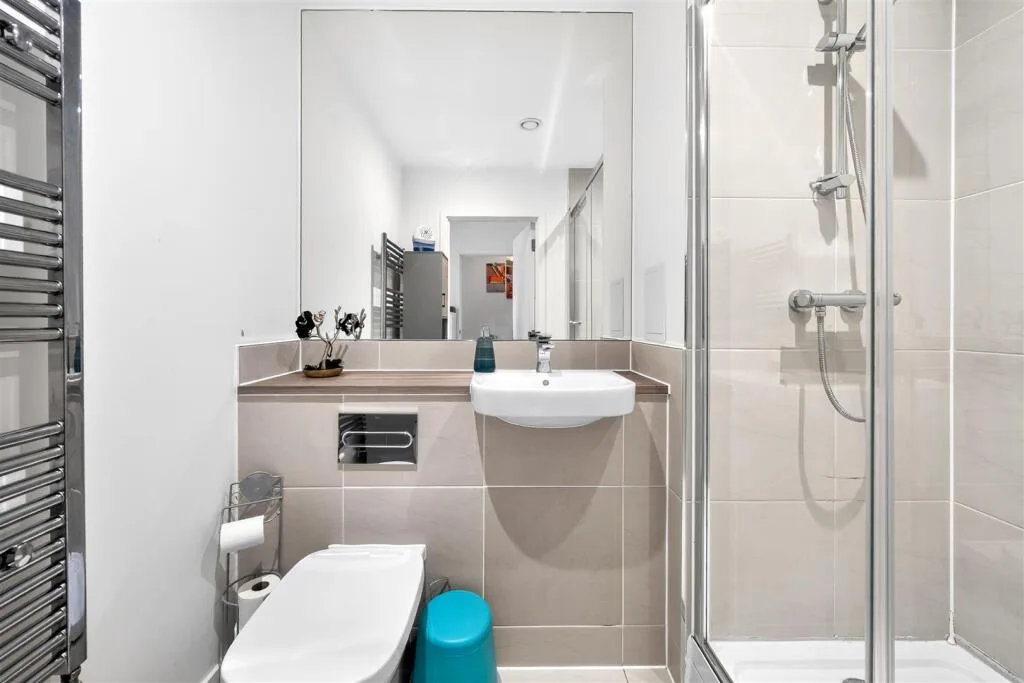 3 bedroom maisonette for rent