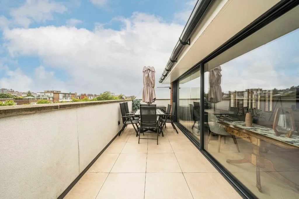 3 bedroom flat for rent