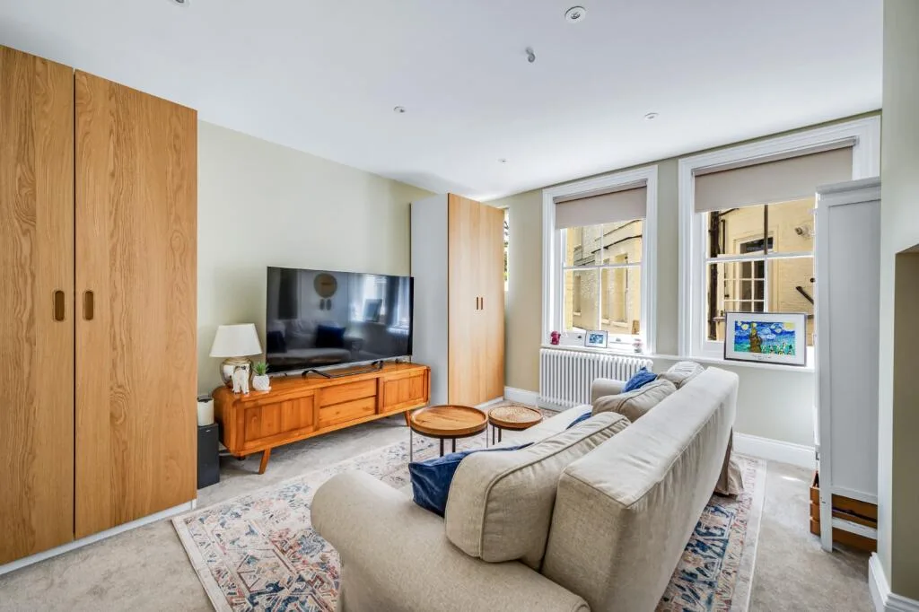 3 bedroom flat for rent