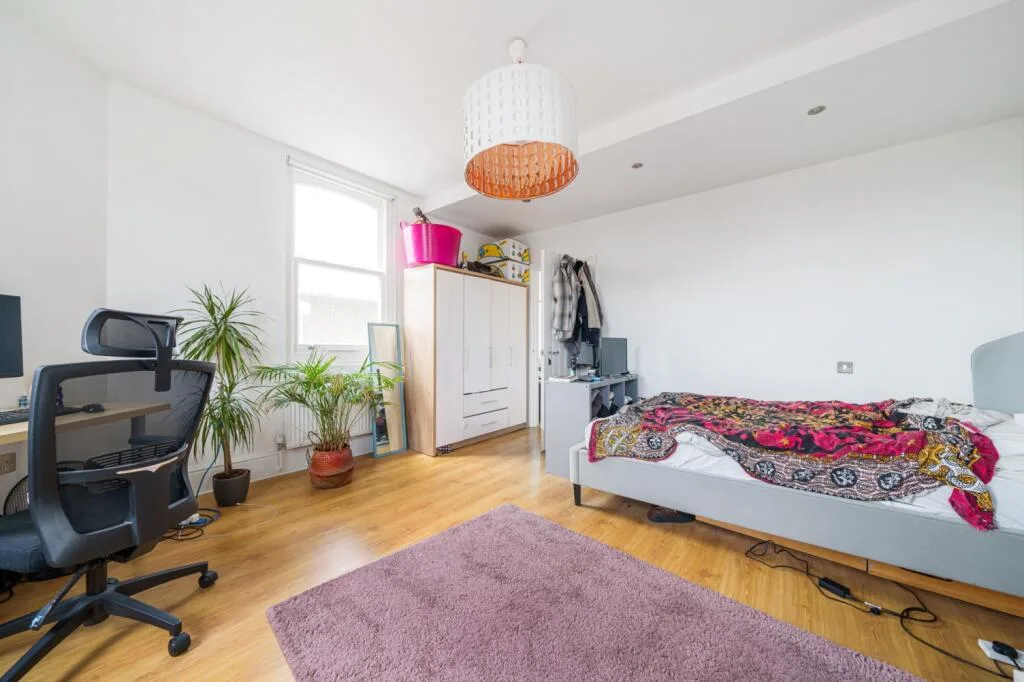 3 bedroom flat for rent