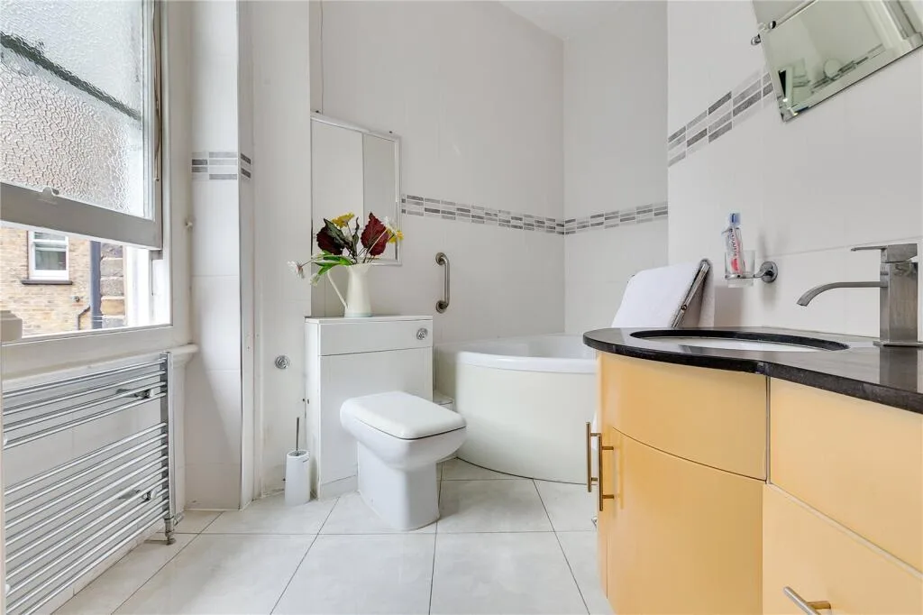 3 bedroom flat for rent