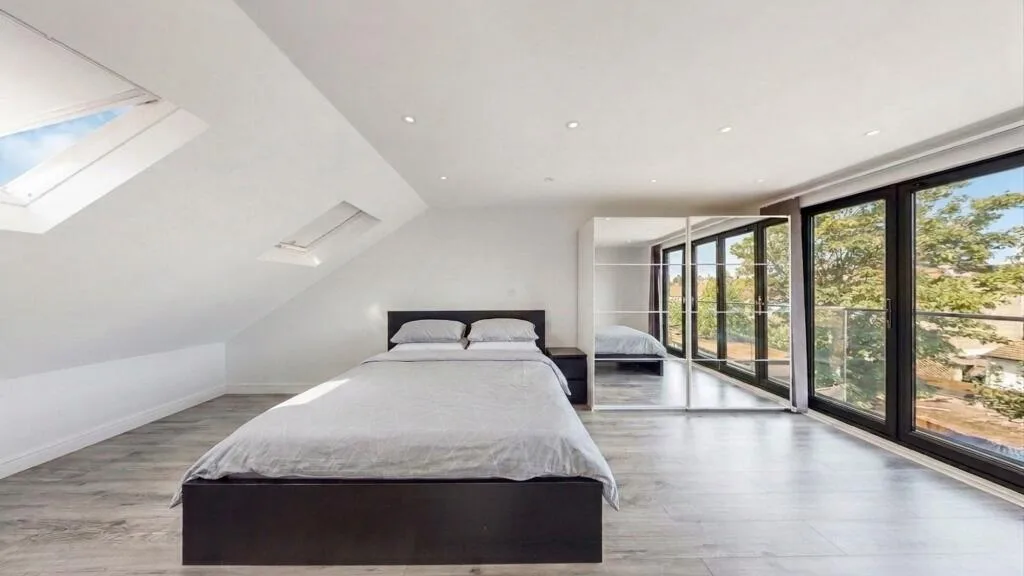5 bedroom semi-detached house for rent