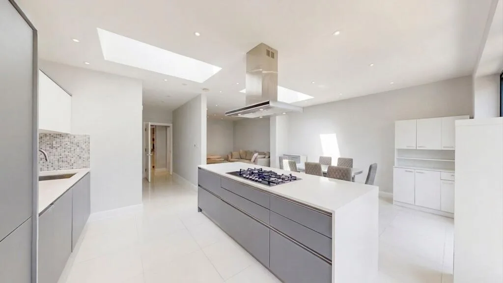 5 bedroom semi-detached house for rent
