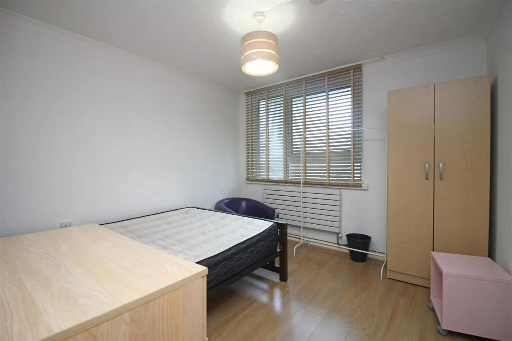 4 bedroom flat for rent