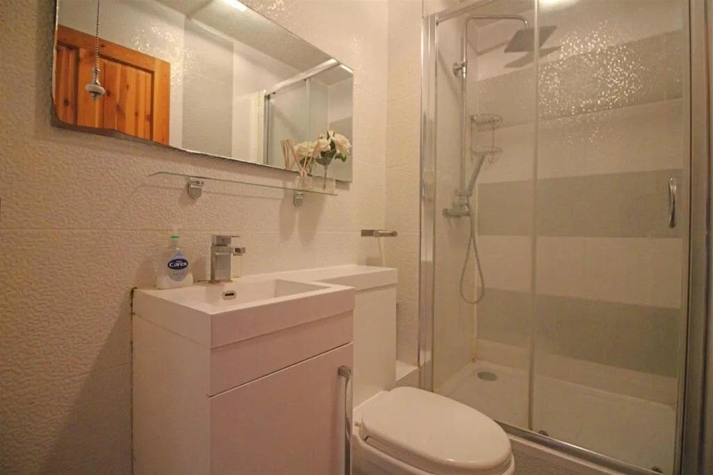 4 bedroom flat for rent