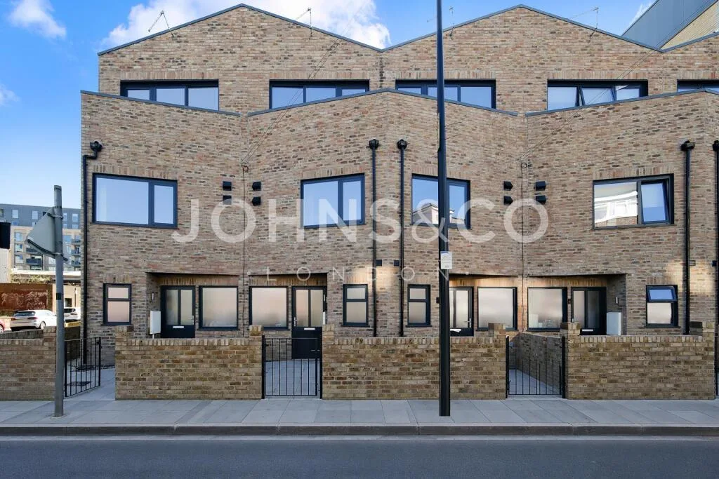 3 bedroom town house for rent