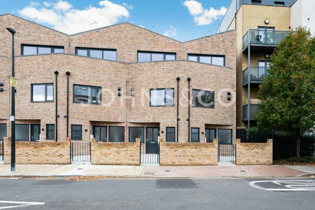 3 bedroom town house for rent