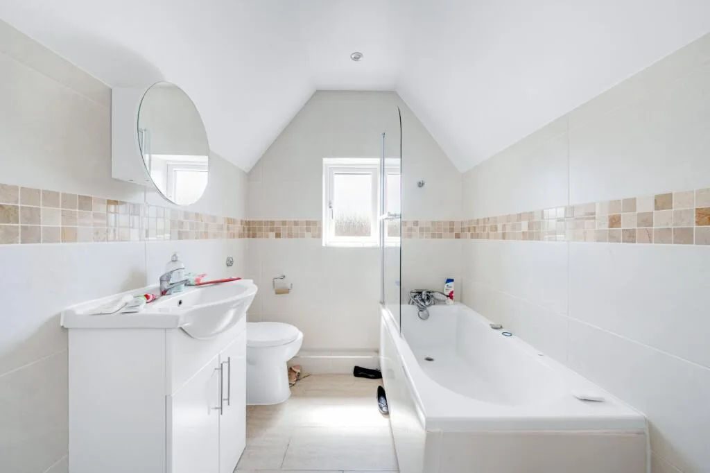 8 bedroom detached house for rent