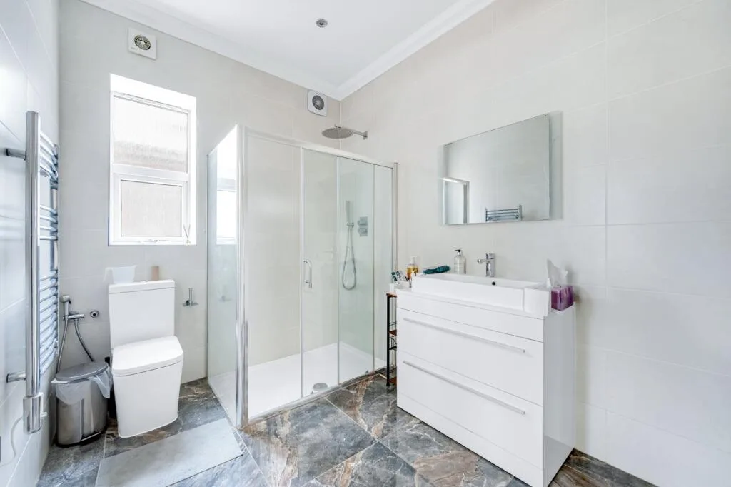 8 bedroom detached house for rent
