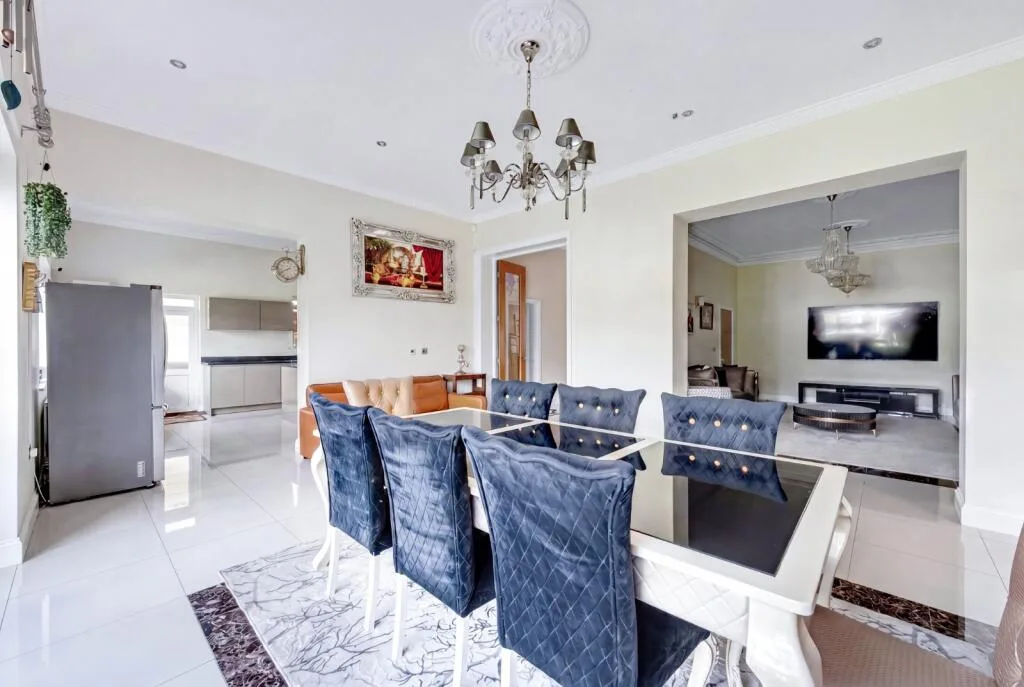8 bedroom detached house for rent