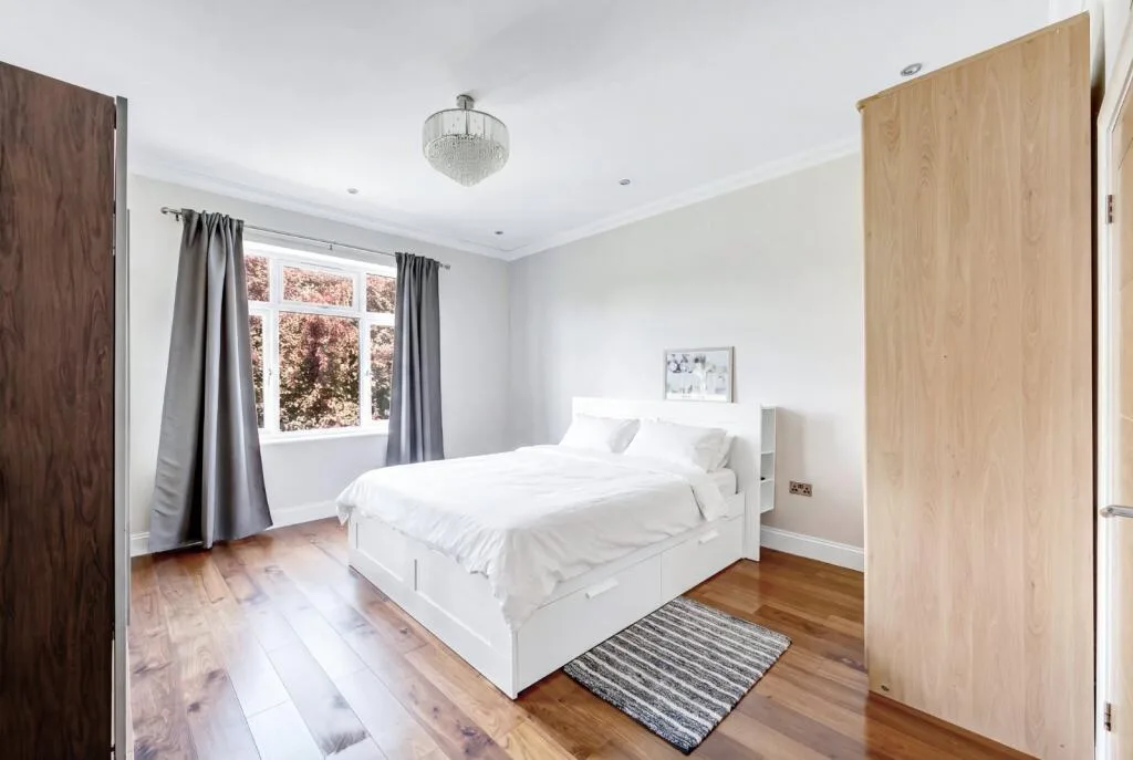 8 bedroom detached house for rent