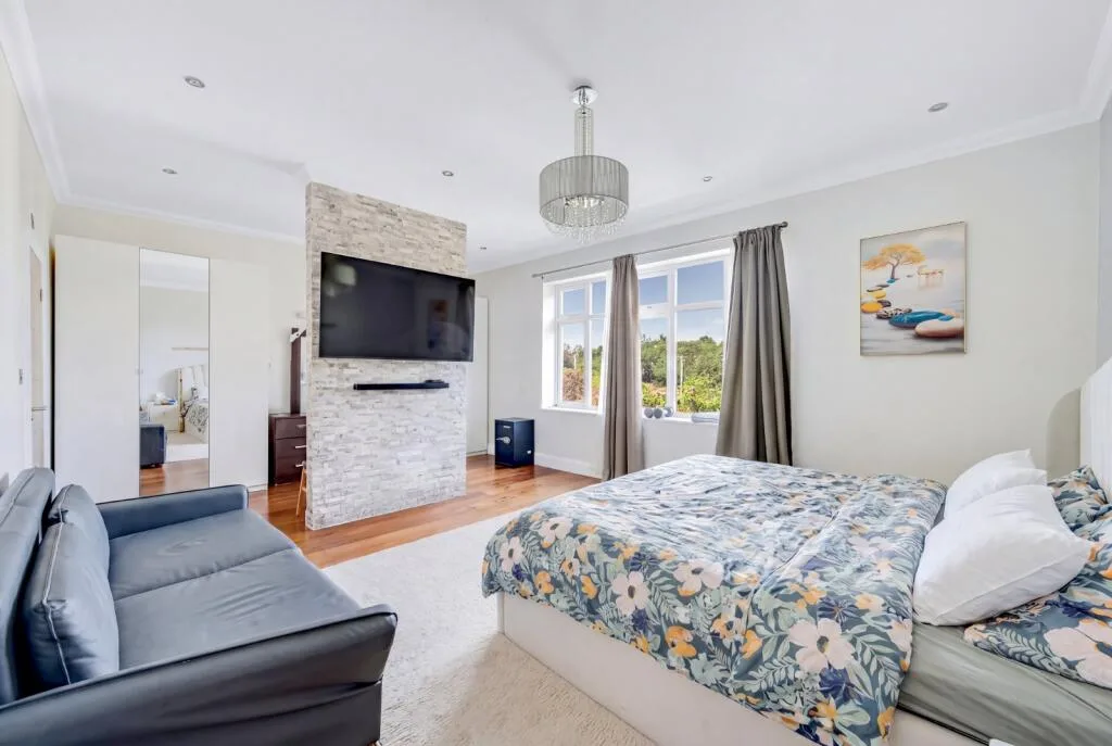 8 bedroom detached house for rent