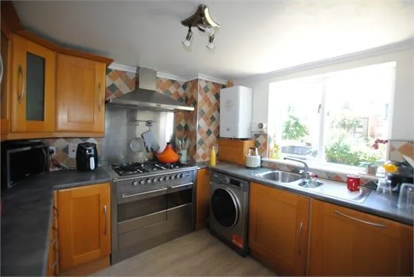 3 bedroom flat for rent