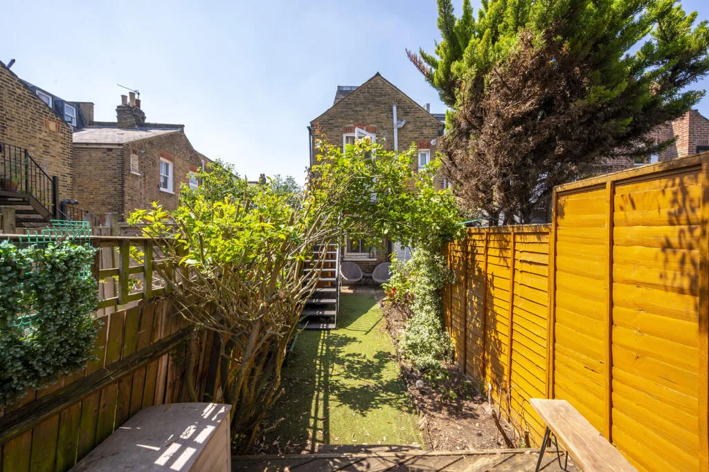 3 bedroom flat for rent