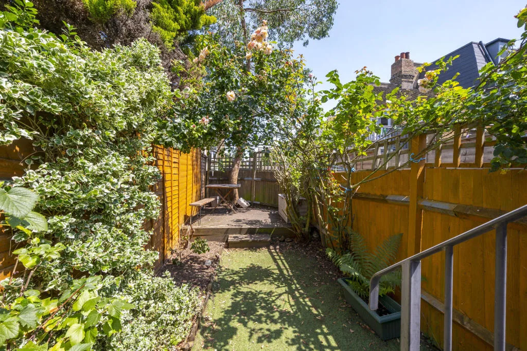 3 bedroom flat for rent