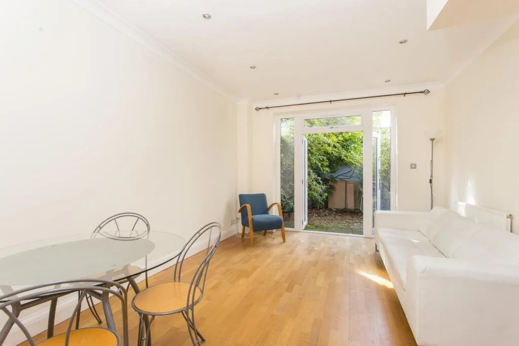 3 bedroom town house for rent